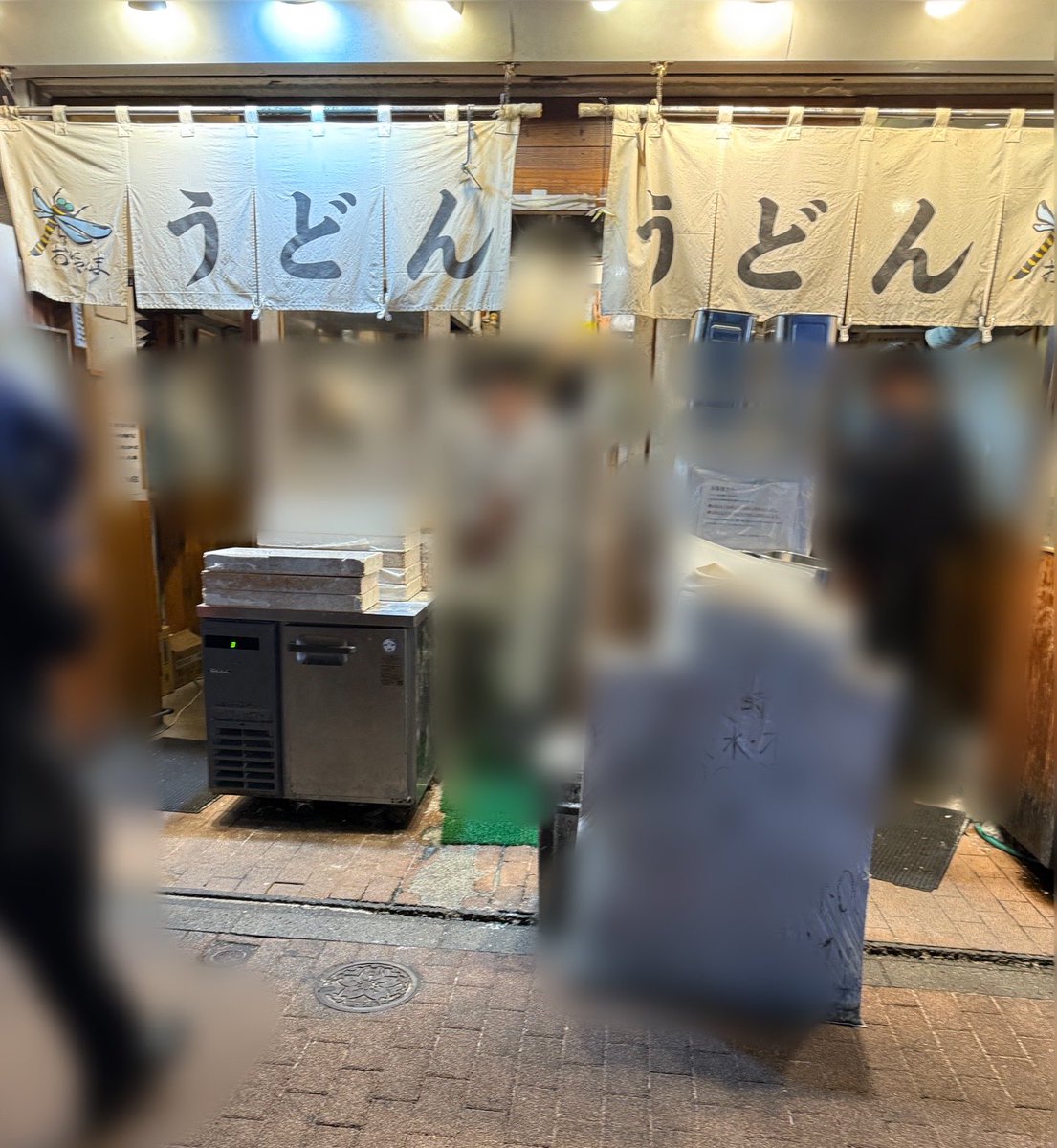 stealth246's tweet photo. 五反田にある「おにやんま」ってうどん屋なに？驚くほどきたねーし、店員態度わりーし、味普通だし、最悪なんだけど…よくこんなので潰れずお店やれてんなぁ🤔ある意味すげーな🫢俺は2度と行きたくないけど、まぁいつか淘汰されるか🫣
#おにやんま #うどん #五反田 #東京 #オニヤンマ https://t.co/gRH0x4z03R