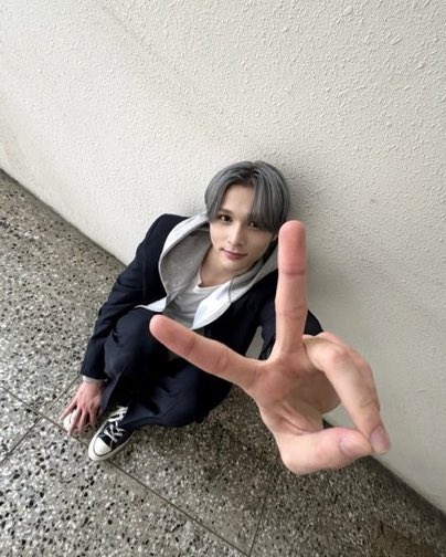 renitymoons's tweet image. You so icy, give me chills🧊
#앰퍼샌드원 #AMPERSANDONE
#앤디어 #ANDEAR #마카야
#MACKIAH #ANDRSD
#AndearSelcaDay @_AMPERSANDONE_