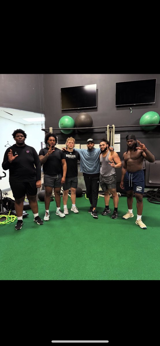 Adrian Bohinski (@adrianbohinski) on Twitter photo <a href="/BIGKDOT/">.</a> Great session you know I had to make that drive!!! Gangs all here 🤝🏾 <a href="/KylonRoberts24/">Kylon Roberts</a> <a href="/AndrewDM_26/">Andrew Marshall</a> <a href="/XionChapman/">Xion Chapman</a> <a href="/Nigelx99/">Nigel Cook</a> It’s just work!!! <a href="/BIGKDOT/">.</a> Great session you know I had to make that drive!!! Gangs all here 🤝🏾 <a href="/KylonRoberts24/">Kylon Roberts</a> <a href="/AndrewDM_26/">Andrew Marshall</a> <a href="/XionChapman/">Xion Chapman</a> <a href="/Nigelx99/">Nigel Cook</a> It’s just work!!!