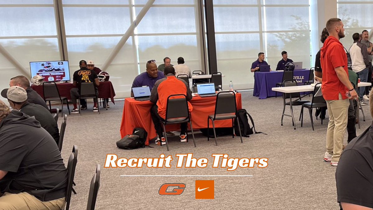 Grissom Football (@grissomtigers) on Twitter photo Thanks to <a href="/CoachJamesVH/">Coach James</a> and <a href="/1rebelfootball/">Vestavia Hills Football</a> for the opportunity to promote our student athletes <a href="/Coach_Judah/">Preston Judah</a> #RecruitTheTigers #RestoreTheRoar #virgilitillidie Thanks to <a href="/CoachJamesVH/">Coach James</a> and <a href="/1rebelfootball/">Vestavia Hills Football</a> for the opportunity to promote our student athletes <a href="/Coach_Judah/">Preston Judah</a> #RecruitTheTigers #RestoreTheRoar #virgilitillidie