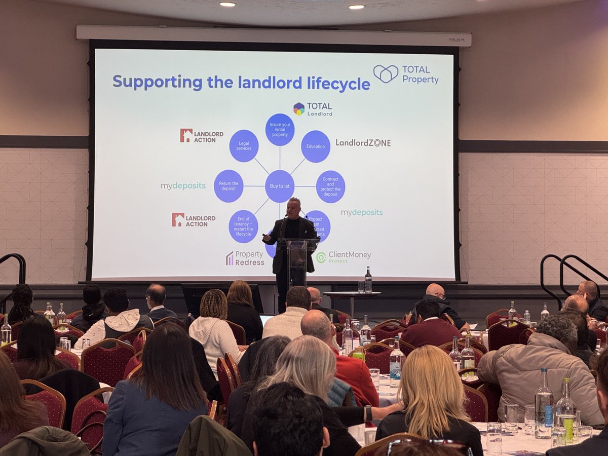 📸 Scenes from today at the Luton Landlords Conference!

@paulshamplina took to the stage earlier, sharing expert advice on landlords’ responsibilities, managing difficult tenants, and the latest on the Renters’ Rights Bill. 👏

#LutonLandlordsConference2025 #PaulShamplina