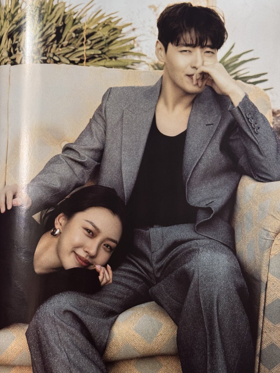 여자를품에안는포즈가제일섹시한남성1위
포즈가 너무 권력있는데 얼굴이 더 권력있음,