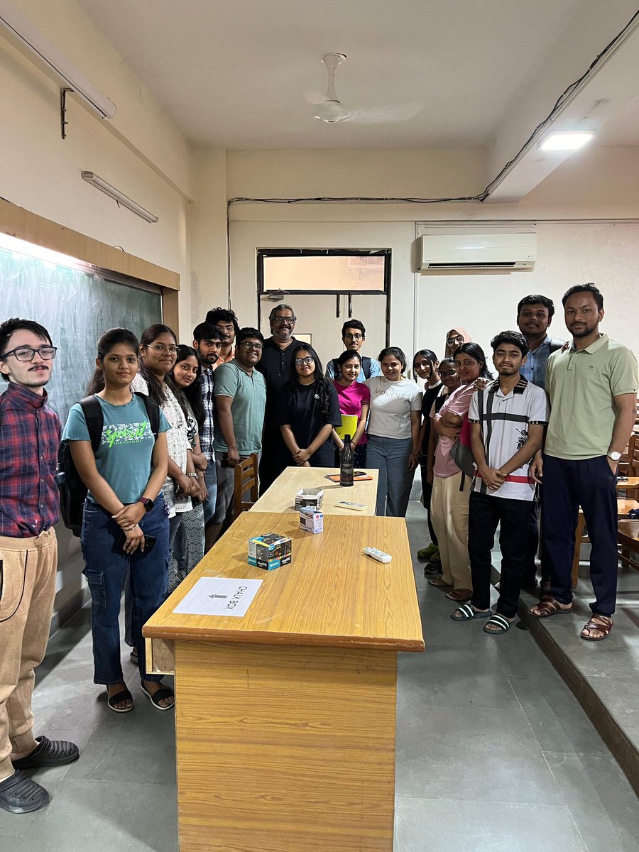 Balanarayan2's tweet photo. Chm304 as a mandatory course for the last time ( till it changes again) … this time was fun… it reminded me again to laugh at myself … this is one of the greatest concepts that I learnt from my teachers…tomorrow laugh at myself https://t.co/KKCUX8zgdo