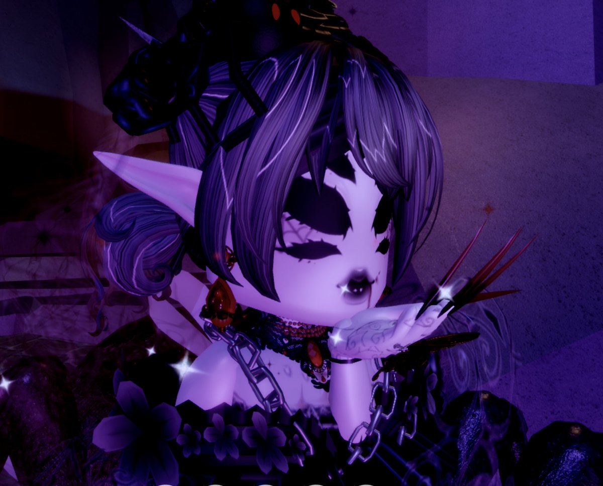 MadamWebb0's tweet photo. @roseyplays_RBLX Name: Madam Web 🕸️
species: drider (spider human) 🕷️
element: dark 💜
realm of origin: the dungeon ☠️
classification: sophmomermaid
pronouns: she/her 
fun fact: Hey husband "mysteriously" went missing + the spider on her head is her child. 🥩🕷️ https://t.co/taTsaRHrqG