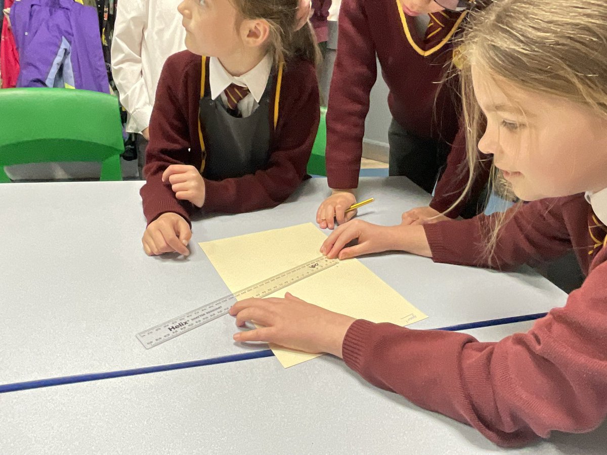 PDA_Y5's tweet image. This week in #pdascience we have been learning all about how our bodies grow and develop as we move through childhood! 

We collected data from each class by measuring the children’s hand span and we analysed the data - finding the average hand span measurement for each class! 🖐🏼