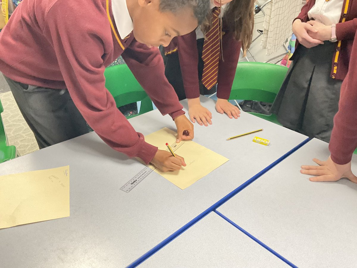 PDA_Y5's tweet image. This week in #pdascience we have been learning all about how our bodies grow and develop as we move through childhood! 

We collected data from each class by measuring the children’s hand span and we analysed the data - finding the average hand span measurement for each class! 🖐🏼