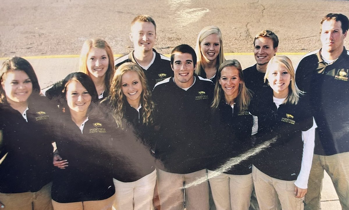 Throwback Thursday!📸

Check out these pictures of past UWSP Athletic Training cohorts! Stay tuned as we feature some of our athletic training alumni in the coming posts!🤘

#rolldawgs #uwspalumni #uwspathletictraining