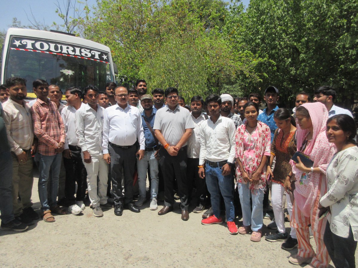 DM Hamirpur-UP (@dmhamirpurup) on Twitter photo рдЖрдкрджрд╛ рдкреНрд░рдмрдВрдзрди рдХреЛ рдордЬрдмреВрдд рдмрдирд╛рдиреЗ рдХреЗ рджреГрд╖реНрдЯрд┐рдЧрдд "рдЖрдкрджрд╛ рдорд┐рддреНрд░тАЭ рдпреЛрдЬрдирд╛рдиреНрддрд░реНрдЧрдд рдЪрдпрдирд┐рдд 54 рдпреБрд╡рд╛ рд╕реНрд╡рдпрдВрд╕реЗрд╡рдХреЛрдВ рдХреЗ рджрд▓ рдХреЛ рдЖрдЬ рдХрд▓реЗрдХреНрдЯреНрд░реЗрдЯ рдкрд░рд┐рд╕рд░ рд╕реЗ рд░рд╛рдЬреНрдп рдЖрдкрджрд╛ рдореЛрдЪрдХ рдмрд▓ (SDRF) рдХреЗ рдЯреНрд░реЗрдирд┐рдВрдЧ рд╕реЗрдВрдЯрд░, рд▓рдЦрдирдК рдореЗрдВ рд╡рд┐рд╢реЗрд╖ рдкреНрд░рд╢рд┐рдХреНрд╖рдг рд╣реЗрддреБ рдмрд╕ рджреНрд╡рд╛рд░рд╛ рд░рд╡рд╛рдирд╛ рдХрд┐рдпрд╛ | <a href="/CMOfficeUP/">CM Office, GoUP</a> <a href="/UPGovt/">Government of UP</a> <a href="/rahat_up/">Rahat UP</a> рдЖрдкрджрд╛ рдкреНрд░рдмрдВрдзрди рдХреЛ рдордЬрдмреВрдд рдмрдирд╛рдиреЗ рдХреЗ рджреГрд╖реНрдЯрд┐рдЧрдд "рдЖрдкрджрд╛ рдорд┐рддреНрд░тАЭ рдпреЛрдЬрдирд╛рдиреНрддрд░реНрдЧрдд рдЪрдпрдирд┐рдд 54 рдпреБрд╡рд╛ рд╕реНрд╡рдпрдВрд╕реЗрд╡рдХреЛрдВ рдХреЗ рджрд▓ рдХреЛ рдЖрдЬ рдХрд▓реЗрдХреНрдЯреНрд░реЗрдЯ рдкрд░рд┐рд╕рд░ рд╕реЗ рд░рд╛рдЬреНрдп рдЖрдкрджрд╛ рдореЛрдЪрдХ рдмрд▓ (SDRF) рдХреЗ рдЯреНрд░реЗрдирд┐рдВрдЧ рд╕реЗрдВрдЯрд░, рд▓рдЦрдирдК рдореЗрдВ рд╡рд┐рд╢реЗрд╖ рдкреНрд░рд╢рд┐рдХреНрд╖рдг рд╣реЗрддреБ рдмрд╕ рджреНрд╡рд╛рд░рд╛ рд░рд╡рд╛рдирд╛ рдХрд┐рдпрд╛ | <a href="/CMOfficeUP/">CM Office, GoUP</a> <a href="/UPGovt/">Government of UP</a> <a href="/rahat_up/">Rahat UP</a>