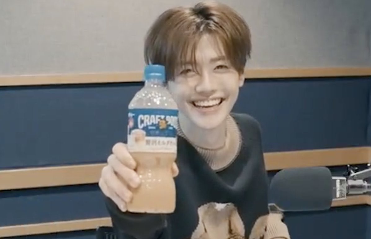 แค่ยิ้มน่ารักๆกะหัวฟูๆเนี้ยนะ 😭🔨