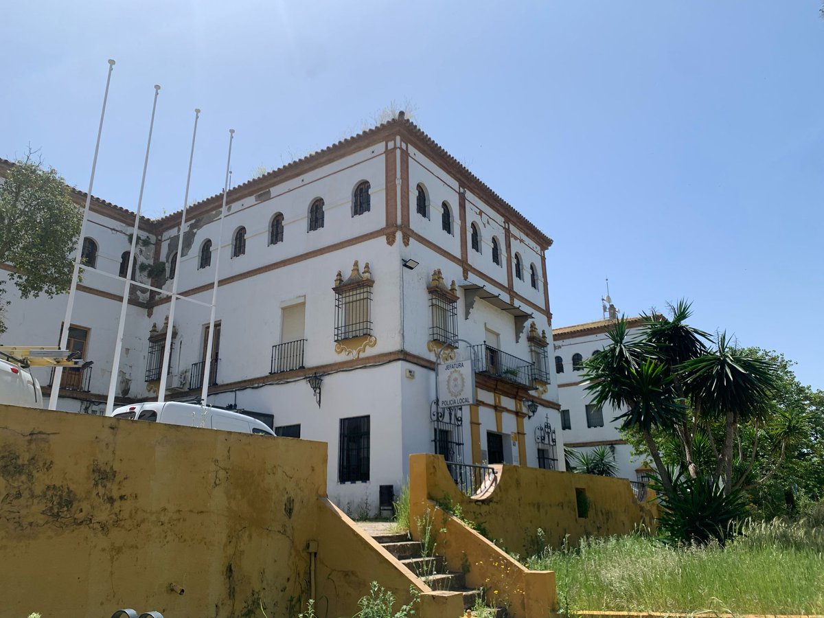 TRASLADO DE JEFATURA DE POLICÍA LOCAL 

Con motivo de las reformas que se van a llevar a cabo en la Jefatura de Policía Local, nos trasladamos temporalmente al complejo San Francisco de Paula, sito en C/Alcalá del Ebro S/N.
Permanecerán activos los teléfonos 112 y 092 habituales