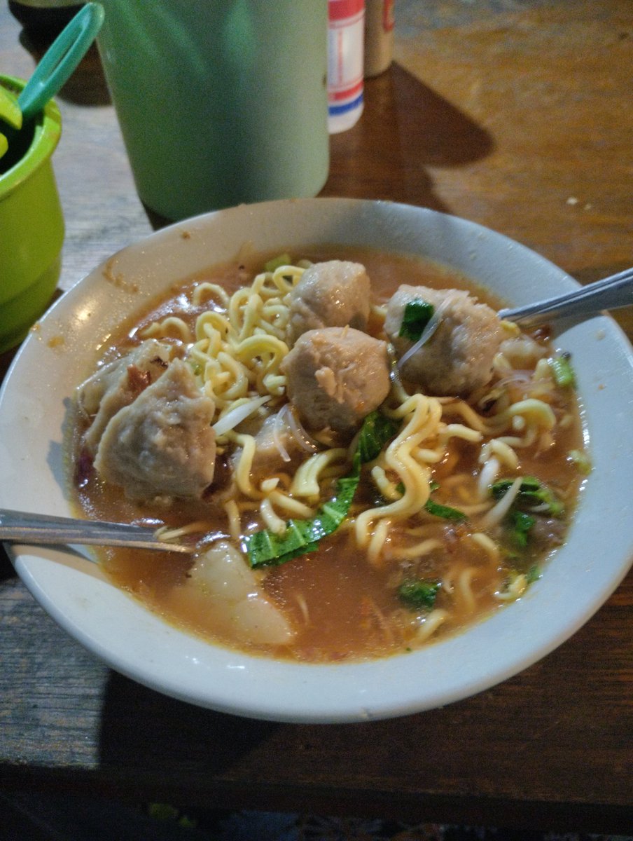 Bakso segini ceban. Babelan doang yang bisa keknya

Rasanya oke. Tebak lokesyen
