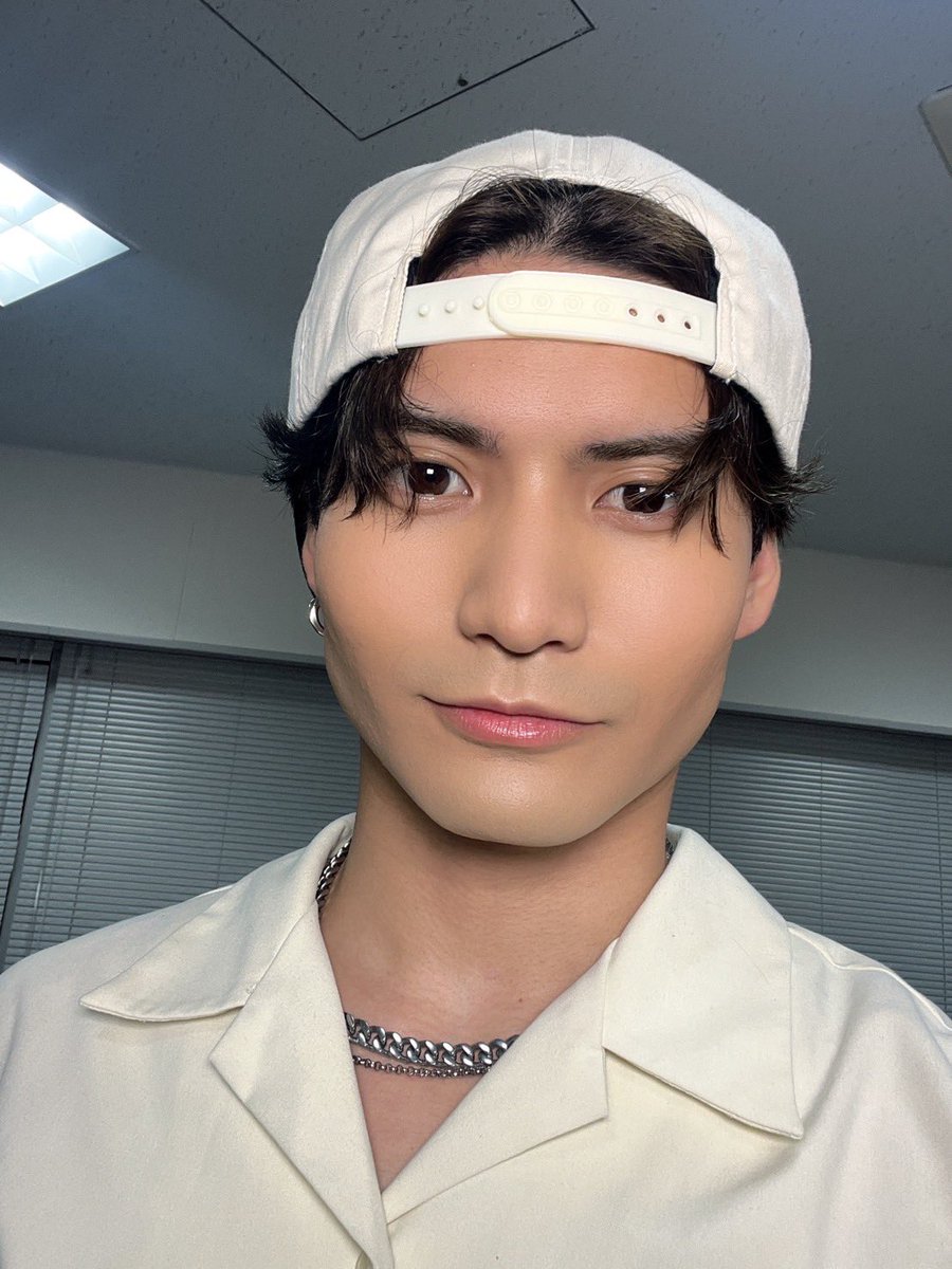 1hundredtrainee's tweet photo. 練習生日記📖

[ #ROWELL ]

どうもローウェルです！
 
本日TikTok Live見ていただいた方々ありがとうございました！！

早押しクイズ対決が僕的には難しくて、難しかったです…😅

これを機に勉強しようと思った1日でした。😌

 #ワントレ  #1HUNDREDTRAINEE https://t.co/C8M6ATkXHN