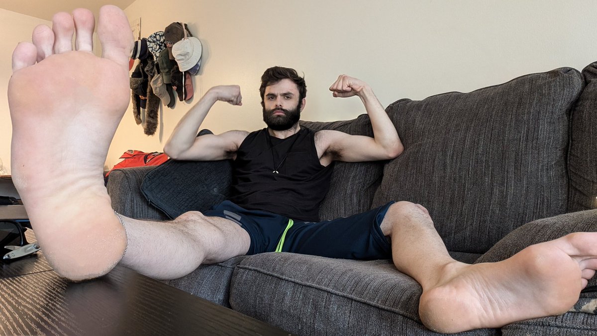 alphadexter39's tweet photo. Worship the size 13s #gaylifestyle #gaybeard #gayhunk #gaymen #gayfeet #gaypits #alphatop #beard #hunk #gaytwitter #rough #gaycum #gaypublic https://t.co/PrEyuYV4Vi