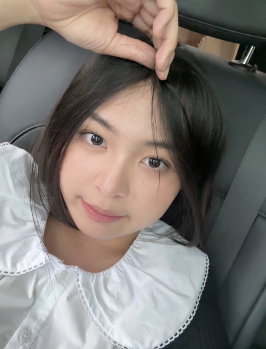insidefolkative's tweet photo. Bernadya in new photos. https://t.co/th1JS6qXO2