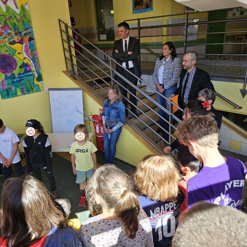 Aymeric MEISS #DASEN05 a rencontré les enseignants et les élèves des écoles de #LaSallelesAlpes et de #SaintChaffrey en présence des maires des communes concernées.
Des équipes enseignantes engagées et des projets ambitieux au service d'élèves aux résultats très satisfaisants.