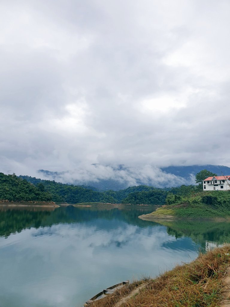 Anuraag_Shukla's tweet photo. My work with schools led me to some of the most breathtakingly beautiful corners of Arunachal Pradesh—landscapes so serene and untouched, they felt almost otherworldly.

And yet, I often found myself asking: Why do such wonders remain hidden from the world’s gaze? https://t.co/YJJ96sWn2s