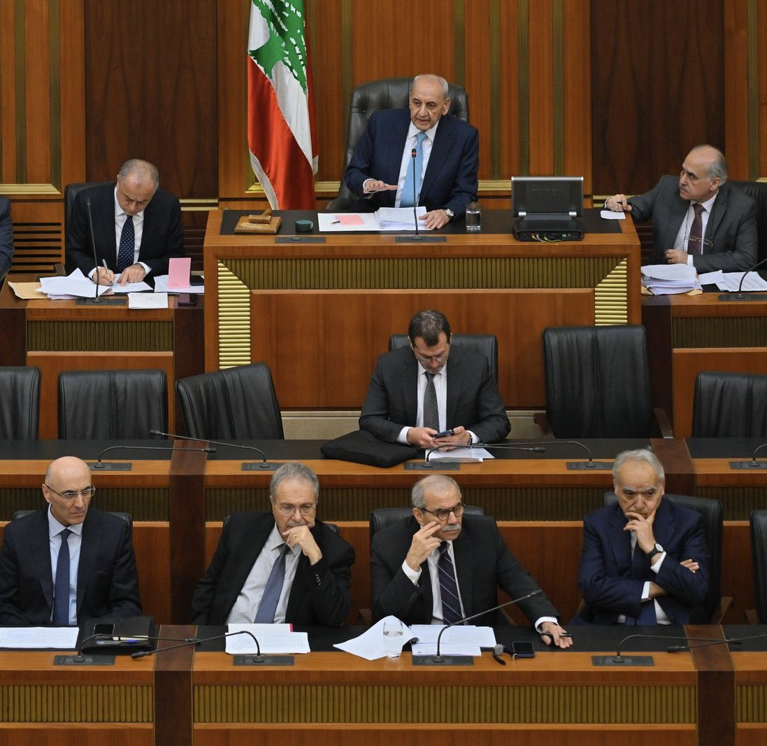 إن إقرار مجلس النواب مَشروع الحكومة المُتعلّق بالسريّة المَصرفية يُشكّل خُطوة ضرورية نَحو الإصلاح المالي المَنشود الذي تَعهّدت حُكومتنا تَحقيقه، ورَكيزة أساسيّة لأيّ خطة تعافي ويتيح التمييز بين الأموال المشروعة وغير المشروعة، كما يَفتح صفحة جديدة على طريق وَقف التهرب الضريبي