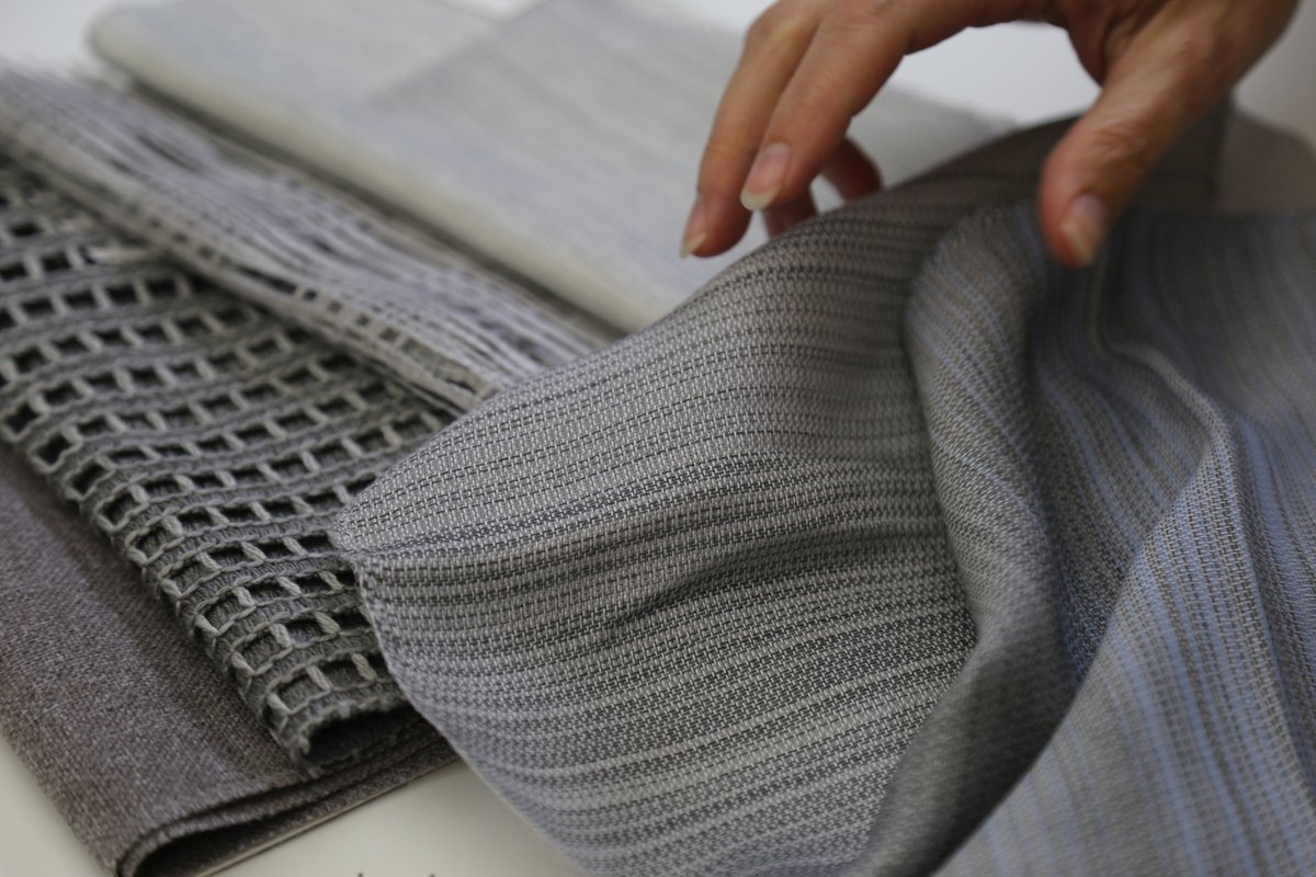 luumtextiles's tweet image. Our drapery offering at Luum is ever-evolving. From casement structures to semi-sheers and heathered solids — we’ve got you covered. 
 
#lightcontrol #acousticalcontrol #privacy #performancetextiles #textiledesign #luumtextiles