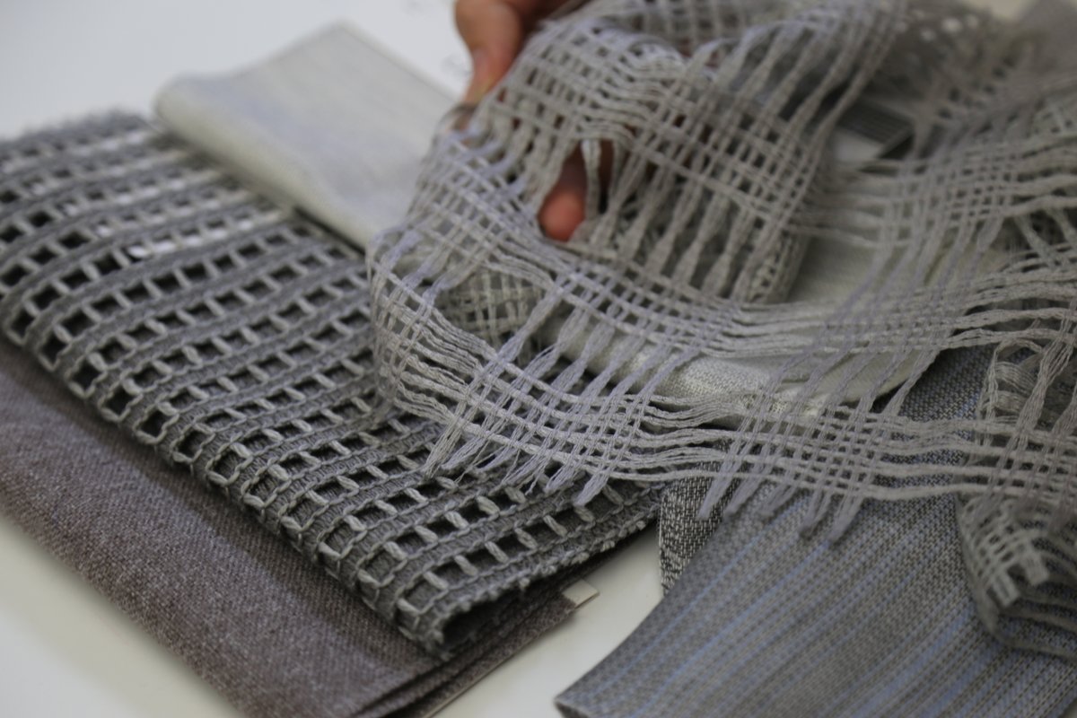 luumtextiles's tweet image. Our drapery offering at Luum is ever-evolving. From casement structures to semi-sheers and heathered solids — we’ve got you covered. 
 
#lightcontrol #acousticalcontrol #privacy #performancetextiles #textiledesign #luumtextiles