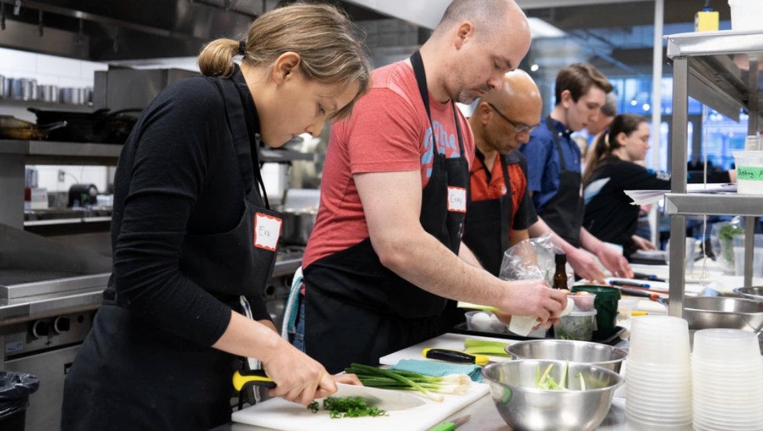 Open Kitchen offers recreational cooking classes to broaden your skills and have fun, whether it's a Get Cooking! class inspired by the cuisine of Italy or Mexico, a Methodology class dedicated to roasting, or the Trade Secrets of fried chicken.
Book now: exploretock.com/stratfordchefs…
