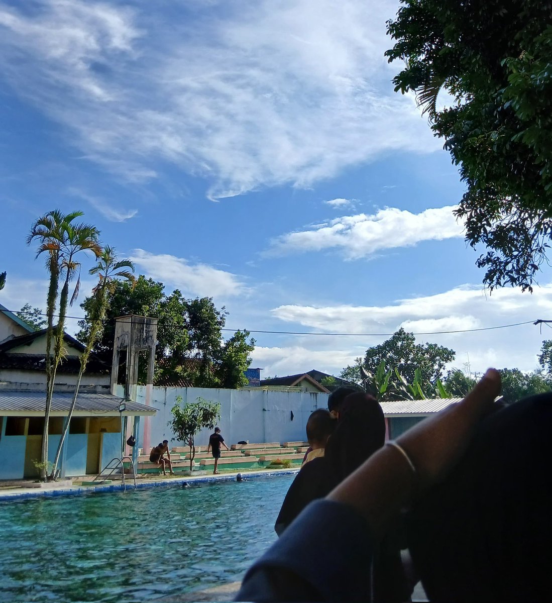 butterhwngs's tweet photo. Swimming date 🌊☀️🫧〰🌀☀

#StaySelcaDay #StayBeautiful #SSD #StrayKids #스트레이키즈 #Hyunjin #황현진@Stray_Kids https://t.co/b2cvbLn6uz