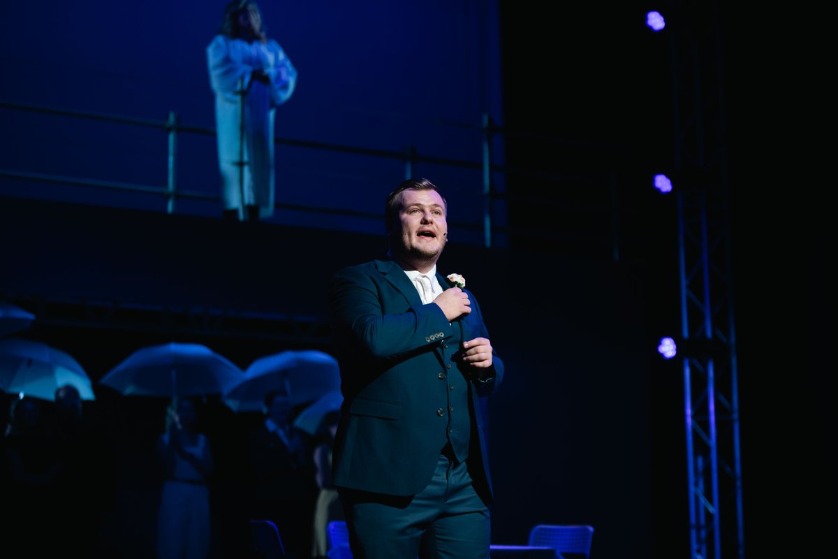 In comes... COMPANY!🎭

From the team that brought you the "absolutely fabulous" Jesus Christ Superstar, enjoy this modern, musical comedy full of catchy tunes, relationship drama, relatable characters, and a wedding!

Opens tonight ↓
🎟 bit.ly/BOH_Company_20…
📸 Grant Archer