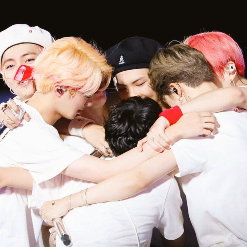 rkivethetic's tweet photo. A thread on Namjoon’s leadership : “he didn’t just lead he carried them with Love Strength and Loud Impact” https://t.co/zETybYcLeh