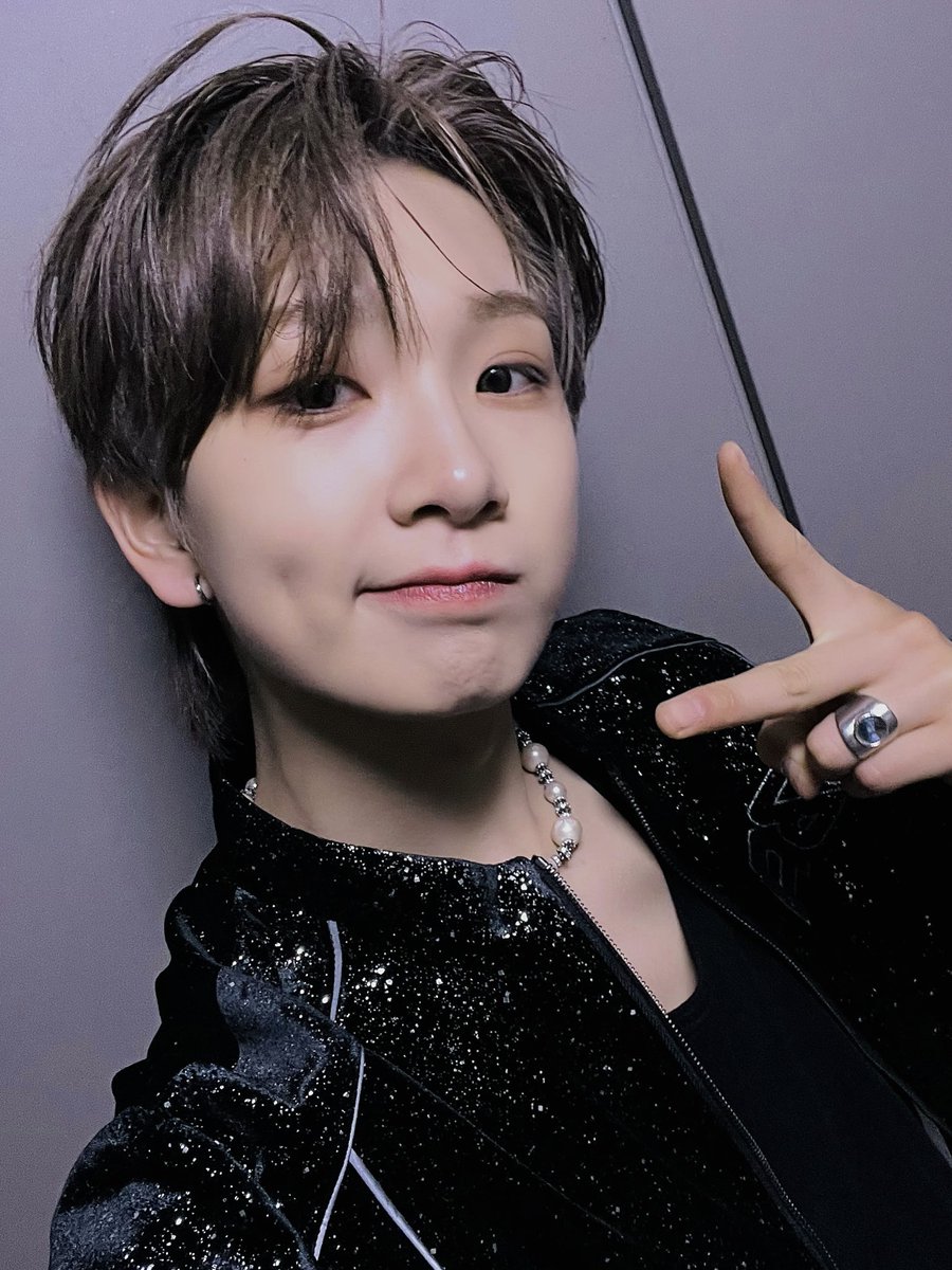 jinkyb_'s tweet image. Who are youuuuuuu *ੈ✩‧₊˚༺☆༻*ੈ✩‧₊˚
#앰퍼샌드원 #AMPERSANDONE #KYRELL #카이렐 #ANDRSD #ANDEARSELCADAY @_AMPERSANDONE_