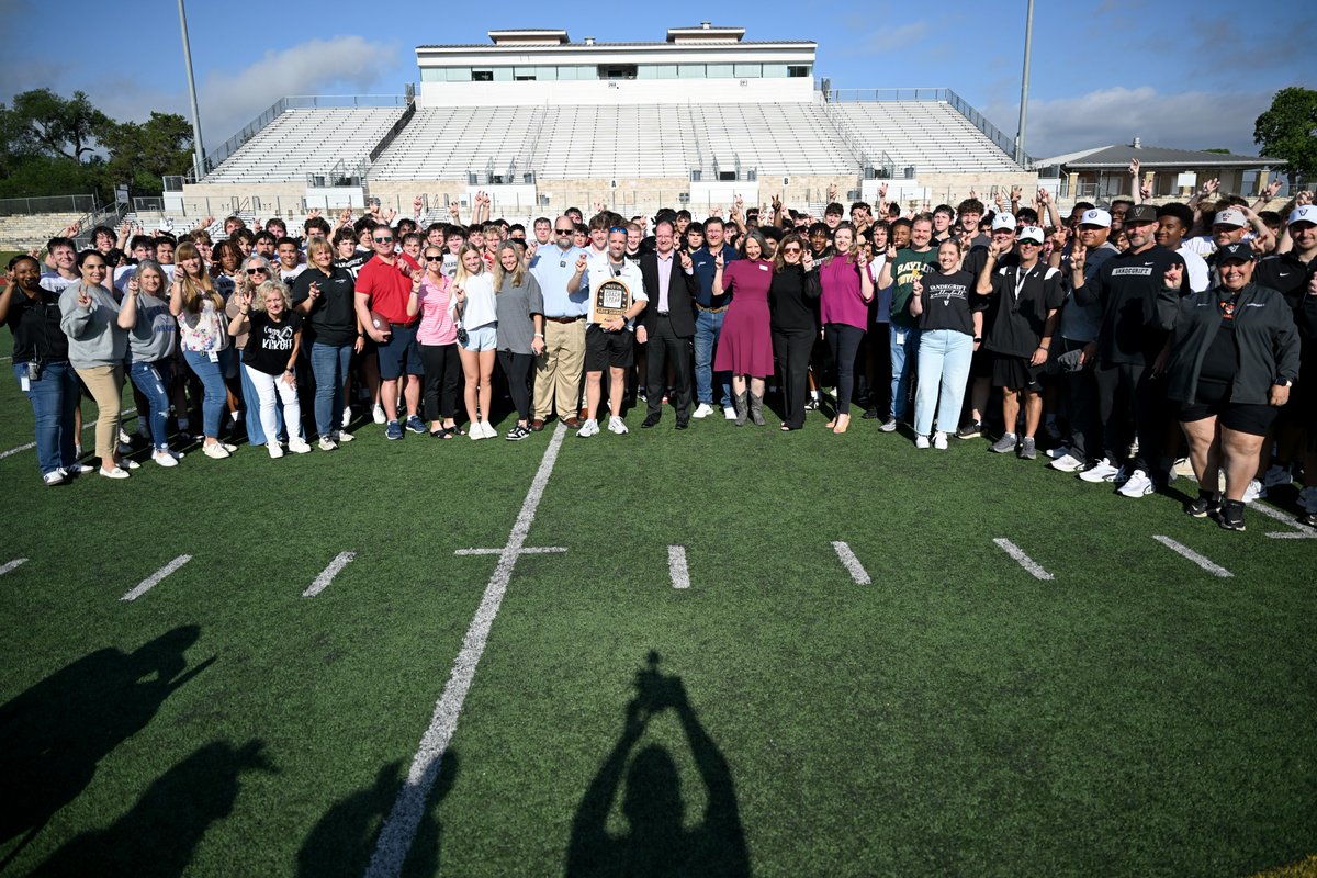 THSCA (@thscacoaches) on Twitter photo ⭐CONGRATULATIONS⭐ to the 2024-25 THSCA Football Coach of the Year Award Winner presented by <a href="/TXFBinsurance/">Texas Farm Bureau Insurance</a>, Drew Sanders from Vandegrift HS!
An outstanding coach who is looked up to by many. Let's give him a round of applause!🏈
🔗: thsca.com/coty #THSCACOTY ⭐CONGRATULATIONS⭐ to the 2024-25 THSCA Football Coach of the Year Award Winner presented by <a href="/TXFBinsurance/">Texas Farm Bureau Insurance</a>, Drew Sanders from Vandegrift HS!
An outstanding coach who is looked up to by many. Let's give him a round of applause!🏈
🔗: thsca.com/coty #THSCACOTY
