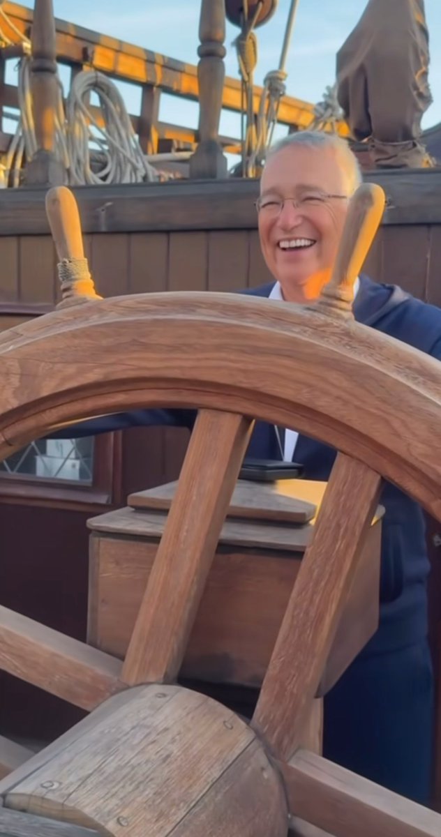 Buenos dias, les habla su capitán… vamos rumbo a rescatar a México y a su juventud 😎