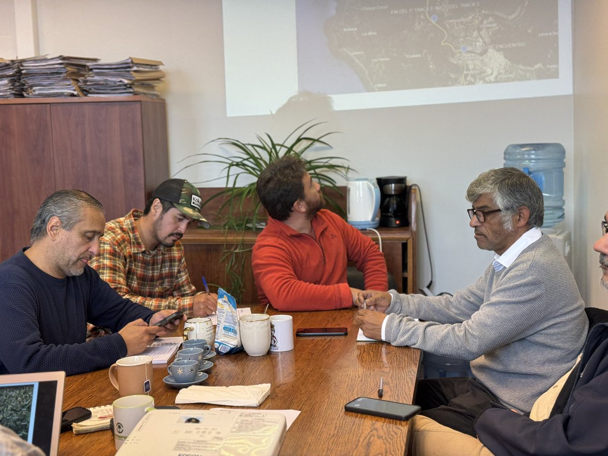conaf_losrios's tweet photo. A esta hora sesiona nuestro Consejo Consultivo Público Privado del Santuario de la Naturaleza Río Cruces y Chorocamayo, sitio RAMSAR Carlos Anwandter con participación de autoridades y dirigentes de organizaciones medioambientales 🌳 @MMALosRios https://t.co/jVXTNFsO1w