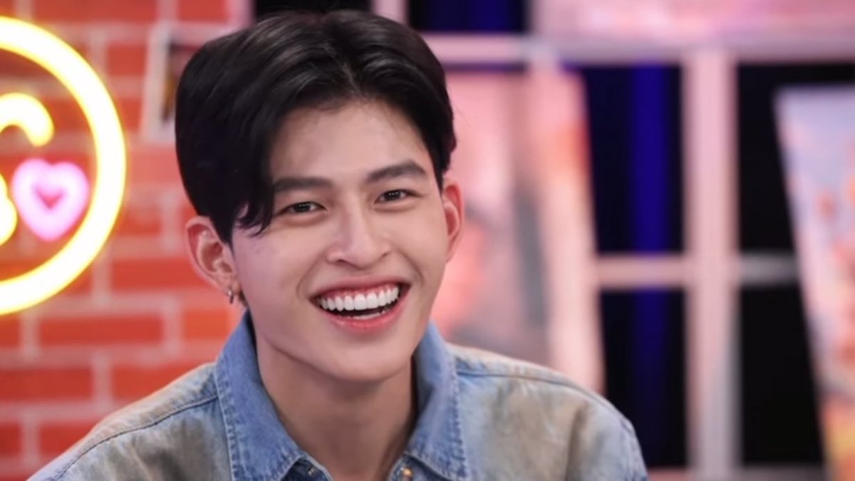 hhammburgers's tweet image. ภูวินมา(เฝ้า)จริง😭😭😭😭😭😭😭😭😭
มายังไงให้โดนแซวว่ามารอรับใครป่าว แรงมาก
คุนเค้าว่า ทิ้งรถไว้ที่นี้เฉยๆเพราะรถมันติด ไปฟิตเนตมา แต่อยากให้รับใครหรอคับ รอมั้ยลูก
แล้วดูยิ้มหวานมากกกกกกก ทั้งคู่😭😭😭
LEAP DAY AT LIVEHOUSE
#GMMTVLIVEHOUSExLeapDay
#ppnaravit #ปอนด์ภูวินทร์