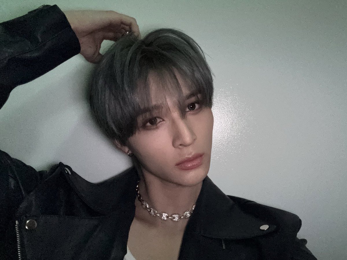wnhaki's tweet image. if ur bad and im bad…where’s the porsche? 📞🏁
@_AMPERSANDONE_ #앰퍼샌드원 #AMPERSANDONE #ANDRSD #ANDEARSELCADAY #ANDEAR #앤디어 #MACKIAH #마카야