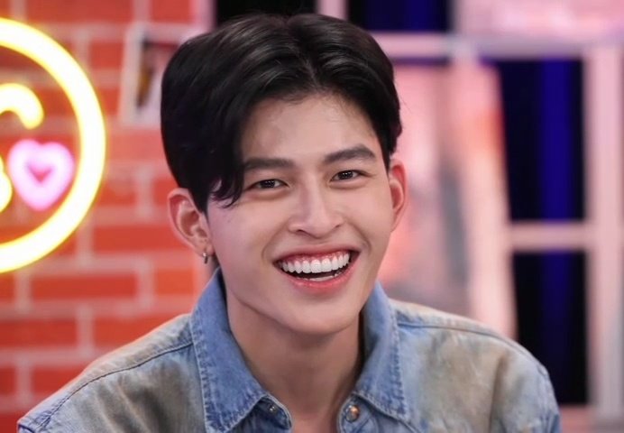 doublepjourney_'s tweet image. อุ๊ยมีคนยิ้มกว้างเอ๊ะๆๆๆยังไงน้าาา 🤭😁
LEAP DAY AT LIVEHOUSE
#GMMTVLIVEHOUSExLeapDay
#ppnaravit @ppnaravit