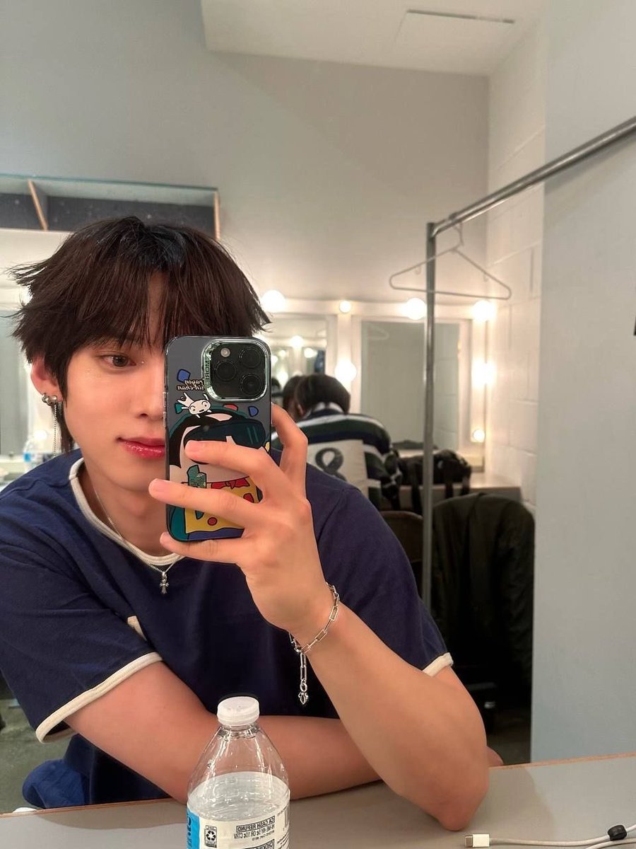 dollytopia's tweet image. i cleaned my mirror for this
#AMPERSANDONE #앰퍼샌드원 #ANDEARSELCADAY #ANDRSD #ANDEAR #앤디어 #나캠든 #KAMDEN @_AMPERSANDONE_