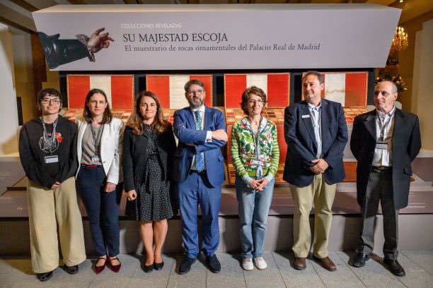 😍”Su Majestad escoja” es una exposición bellísima y peculiar

301 tipos de mármoles de todos los colores y texturas imaginables, muestras que sirvieron para elegir cómo decorar el Palacio Real y otros Reales Sitios

Podéis verla desde hoy en #LaGalería de las #ColeccionesReales