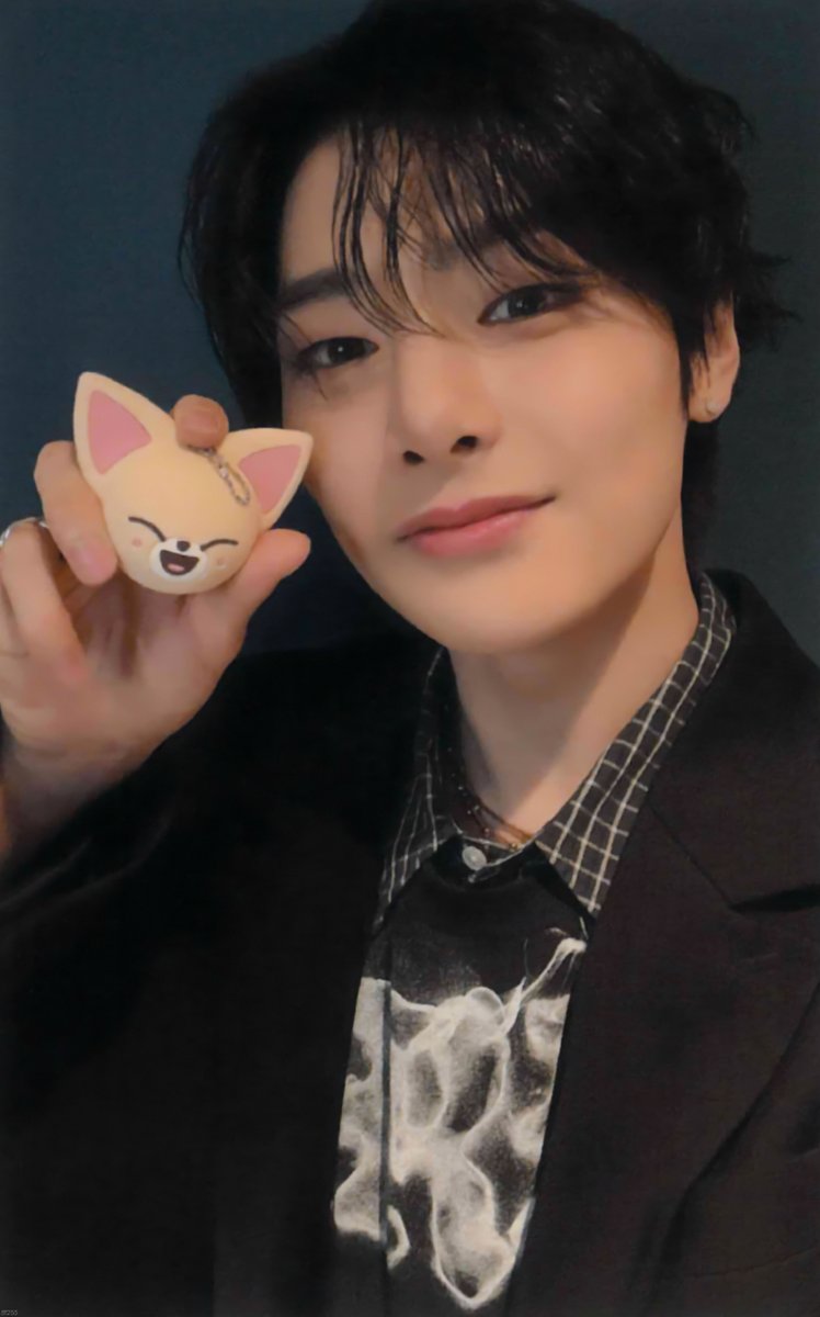[scan] tamagotchi photocard

#StrayKids #스트레이키즈