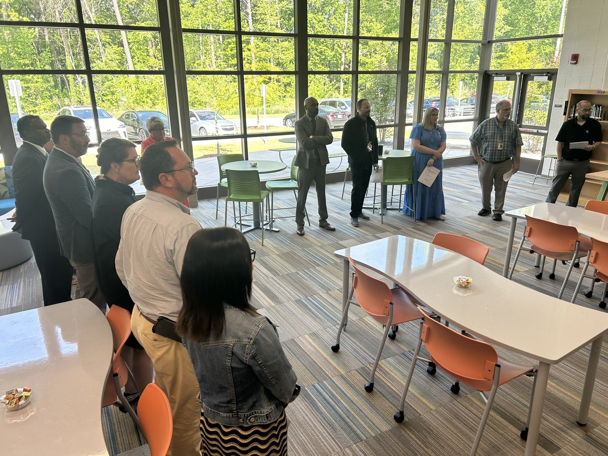 Chris McCabe (@cmccabewcpss) on Twitter photo <a href="/NorthernAreaWC/">Northern Area WCPSS</a> principals engaged in sharing salient words, phrases and sentences from the “Seven Seismic shifts of leadership” around moving from analyst and tactician to Integrator and Strategist #ironsharpensiron <a href="/NorthernAreaWC/">Northern Area WCPSS</a> principals engaged in sharing salient words, phrases and sentences from the “Seven Seismic shifts of leadership” around moving from analyst and tactician to Integrator and Strategist #ironsharpensiron