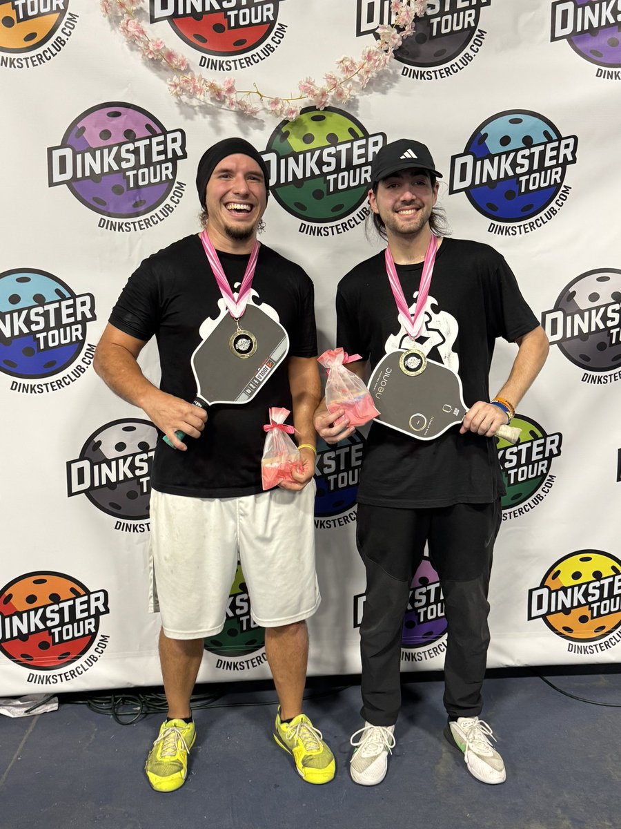 Fodakahn's tweet image. Won another pickleball tourney with @LilCapped  🏆🥇 7-0 run GGs bro