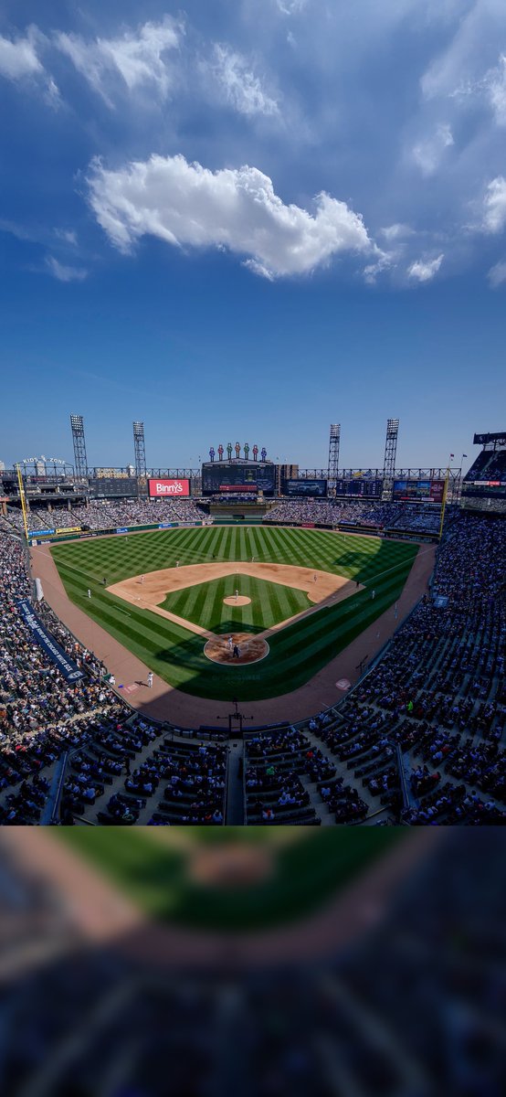 baseballograph's tweet photo. Chicago White Sox 📲

Players: Lenyn Sosa | Cam Booser | 
Stadium: Rate Field | 

📸: @GettySport | #WhiteSox https://t.co/m43muKh3FD