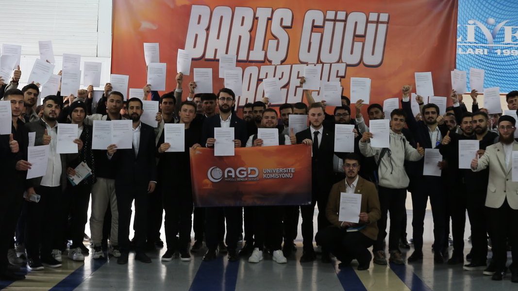 dailyislamist's tweet photo. 🔴 AGD Üniversite Komisyonları, Gazze için ‘gönüllü askerlik’ dilekçeleri imzaladı. https://t.co/R4gede5JuC