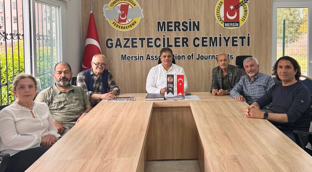 Mersin Gazeteciler Cemiyeti Yönetim Kurulu Nisan ayı olağan yönetim kurulu toplantısını MGC Merkez binasında gerçekleştirdi.