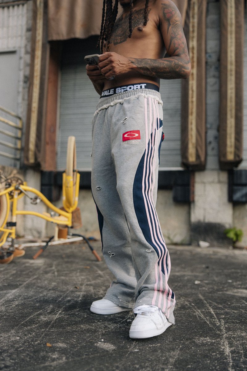 andyvsn_'s tweet photo. Pants back live tmr fwm❤️‍🔥 https://t.co/Js4jXmseOS