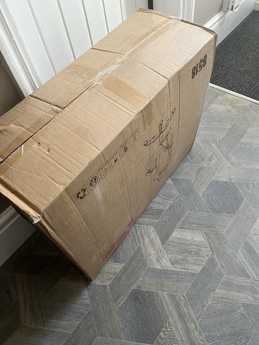 New gaming chair all setup!😚🤙