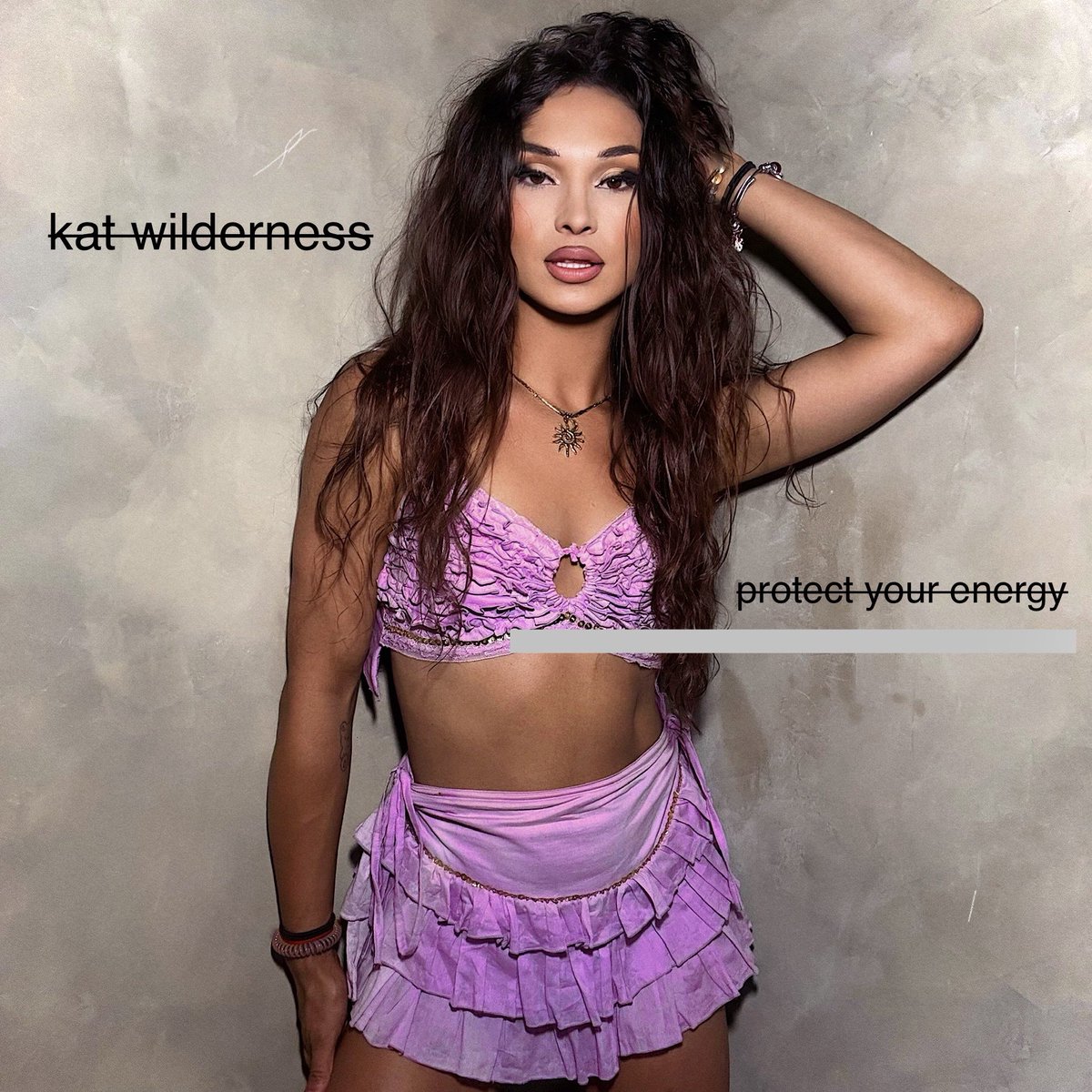 kat_wilderness's tweet image. my first single .. protect your energy.
single and visual out tomorrow. 𖤓°⋆.ೃ࿔*:・