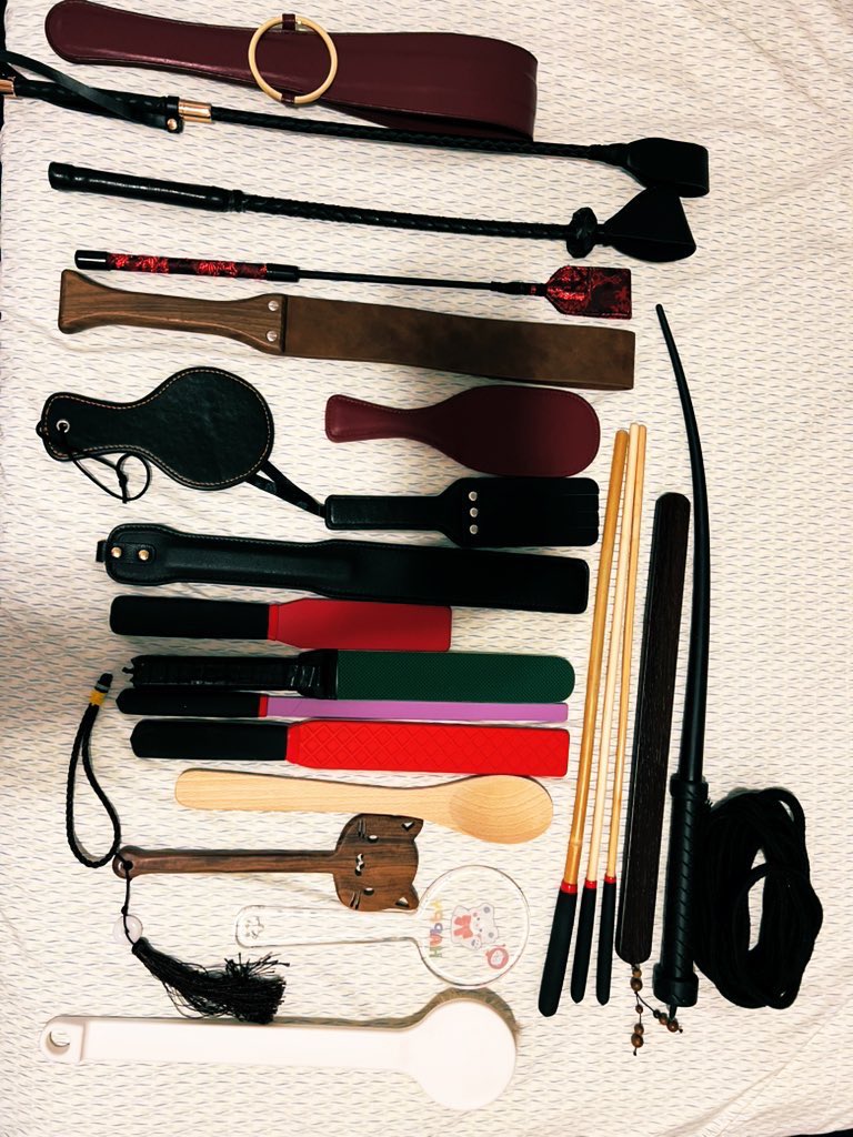 约了下周实践   女贝贝一直想看有哪些工具🌚

该添点什么呢😈