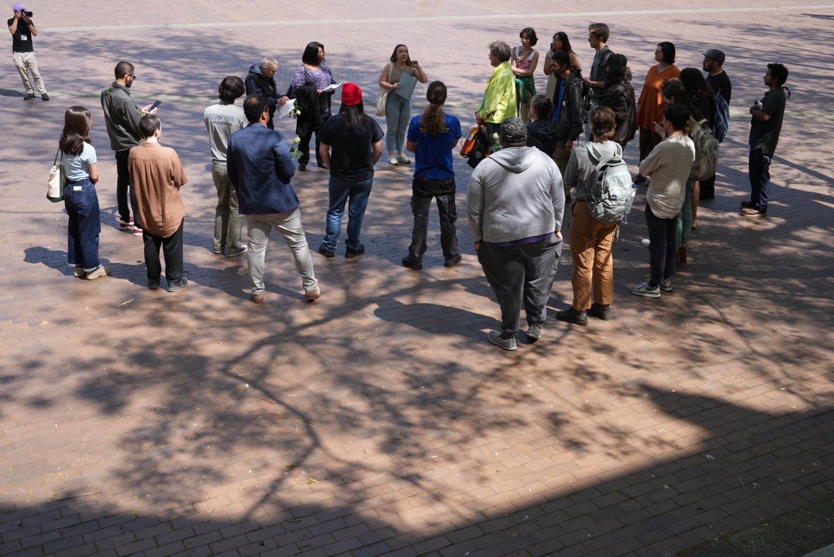 Sean Fan 📸 (@shutterfan_) on Twitter photo BREAKING: 
SEIU 925, the union for Washington educators including at UW, just delivered a petition with over 3,500 signatures stating their concern of ICE actions on campus to President Cauce’s chief of staff, Margaret Shepherd, at Gerberding Hall.
Representatives also spoke BREAKING: 
SEIU 925, the union for Washington educators including at UW, just delivered a petition with over 3,500 signatures stating their concern of ICE actions on campus to President Cauce’s chief of staff, Margaret Shepherd, at Gerberding Hall.
Representatives also spoke