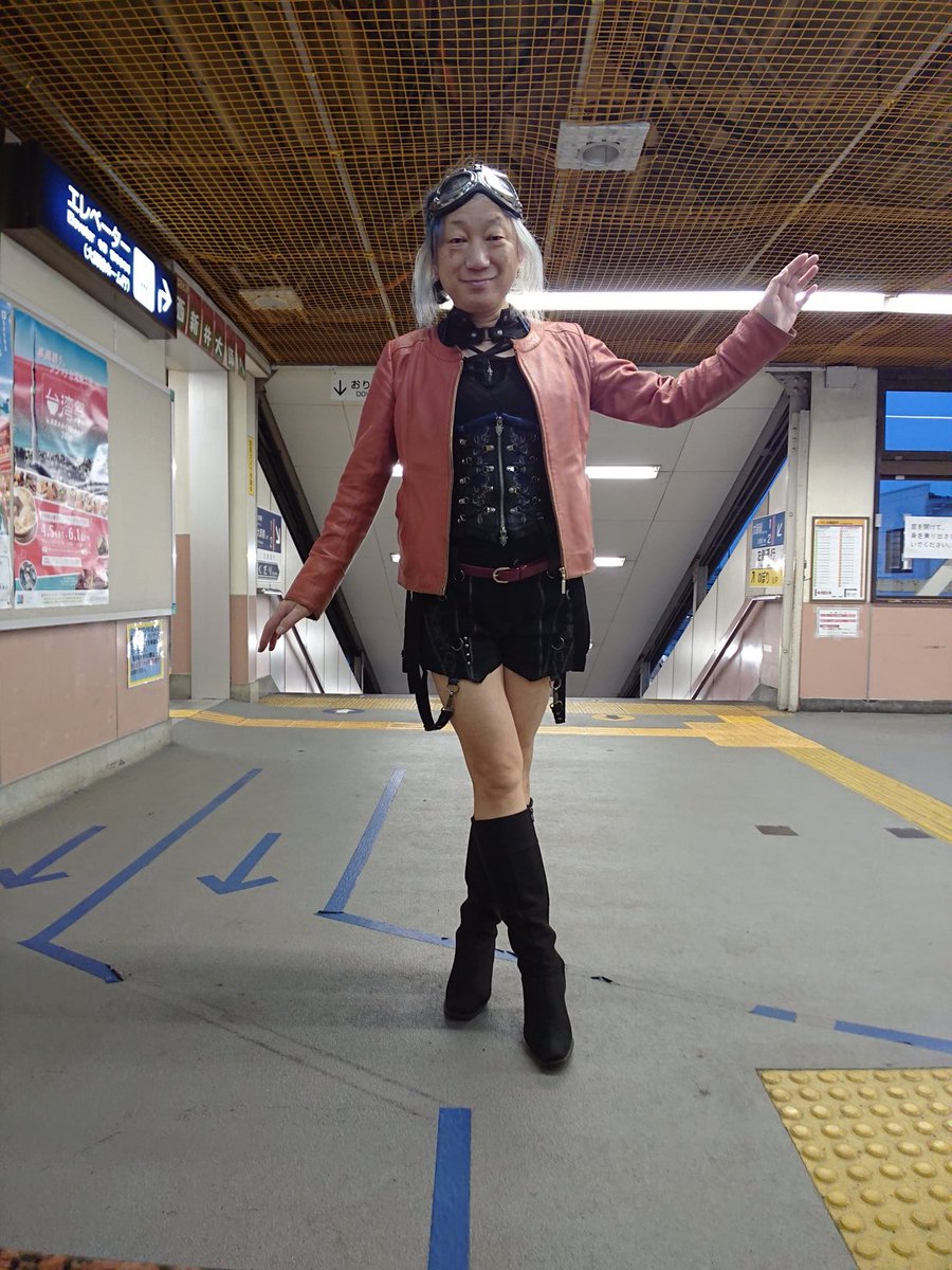 saori_mistress's tweet photo. 2025April25
今朝は曇り模様、風に乗って霧雨が。
今日のジャケットちょっと失敗かも(^_^ゞ
#ozzon #ozzonjapan #ozzonest #ozzcoroce #ozzanger #BALMAN #TAKARAYA #かねまつ https://t.co/MPMkrePUwq
