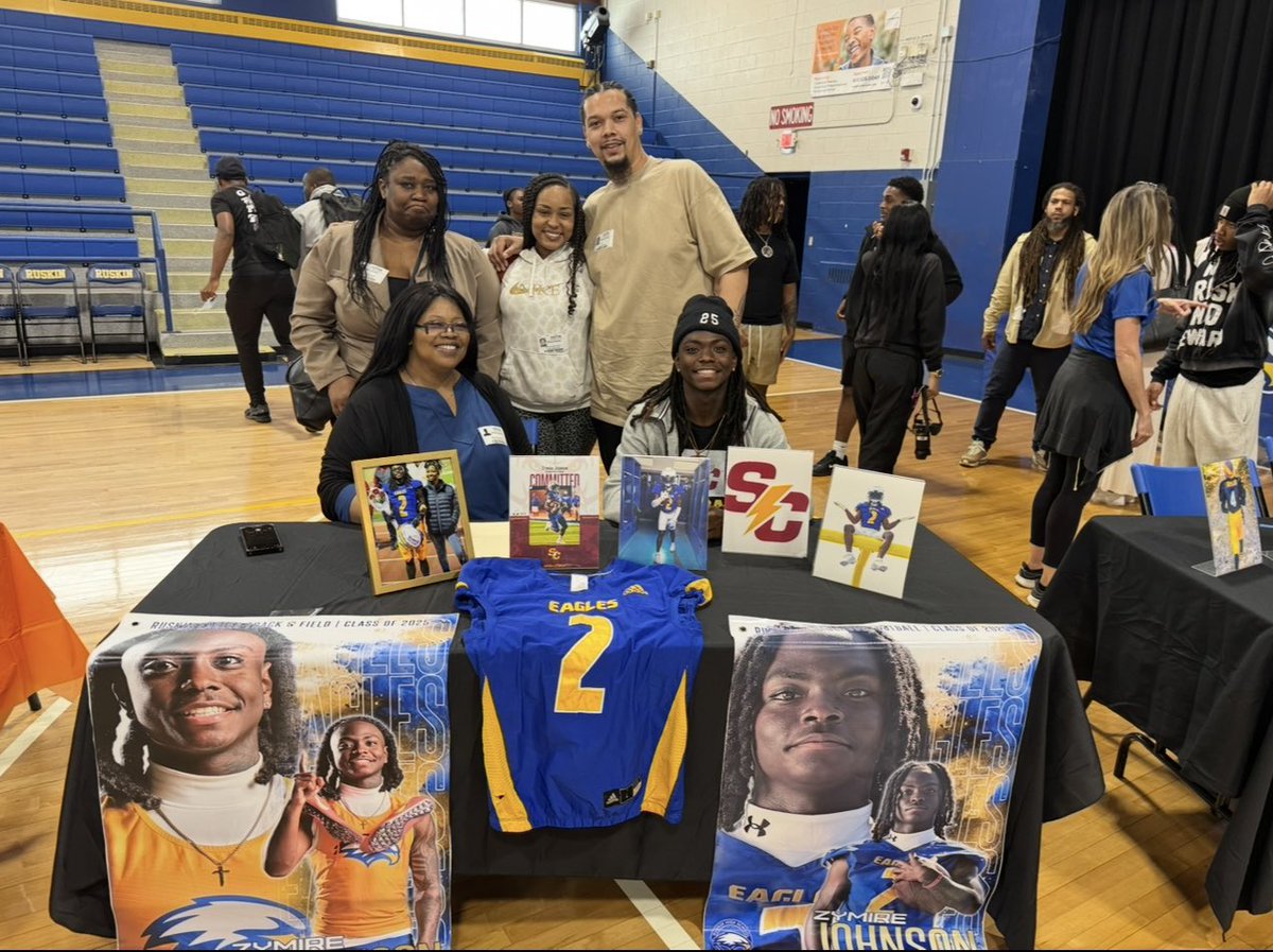 RuskinFootball's tweet image. Super excited for all the Eagle Athletes signing yesterday. Especially these 3! #MiB