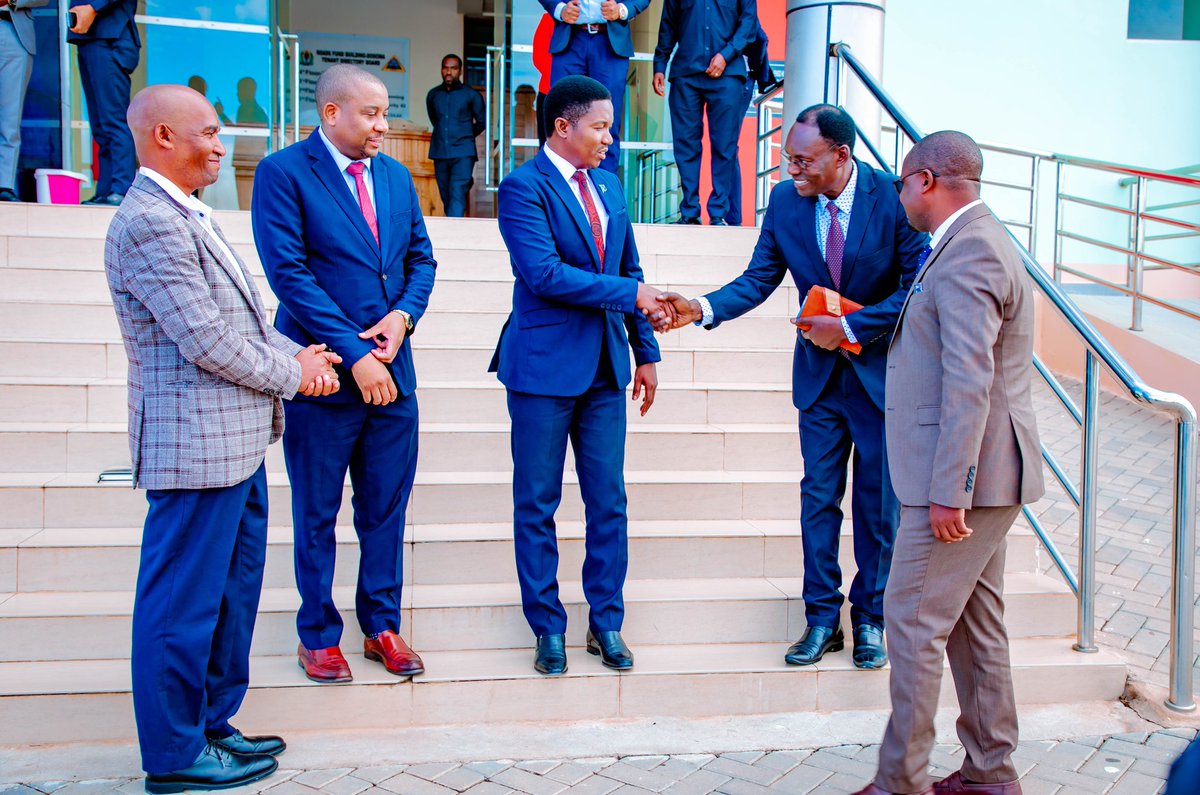 Waziri wa Viwanda na Biashara, Mhe. Dkt. Selemani Jafo (Mb) amelielekeza Baraza la Ushindani (FCT) kuhakikisha kuwa linaendelea kufanya kazi kwa weledi, upendo na ushirikiano ili kuwapa Wawekezaji na Wafanyabiashara uhakika wa usalama wa mitaji yao na kuongeza wawekezaji nchini.